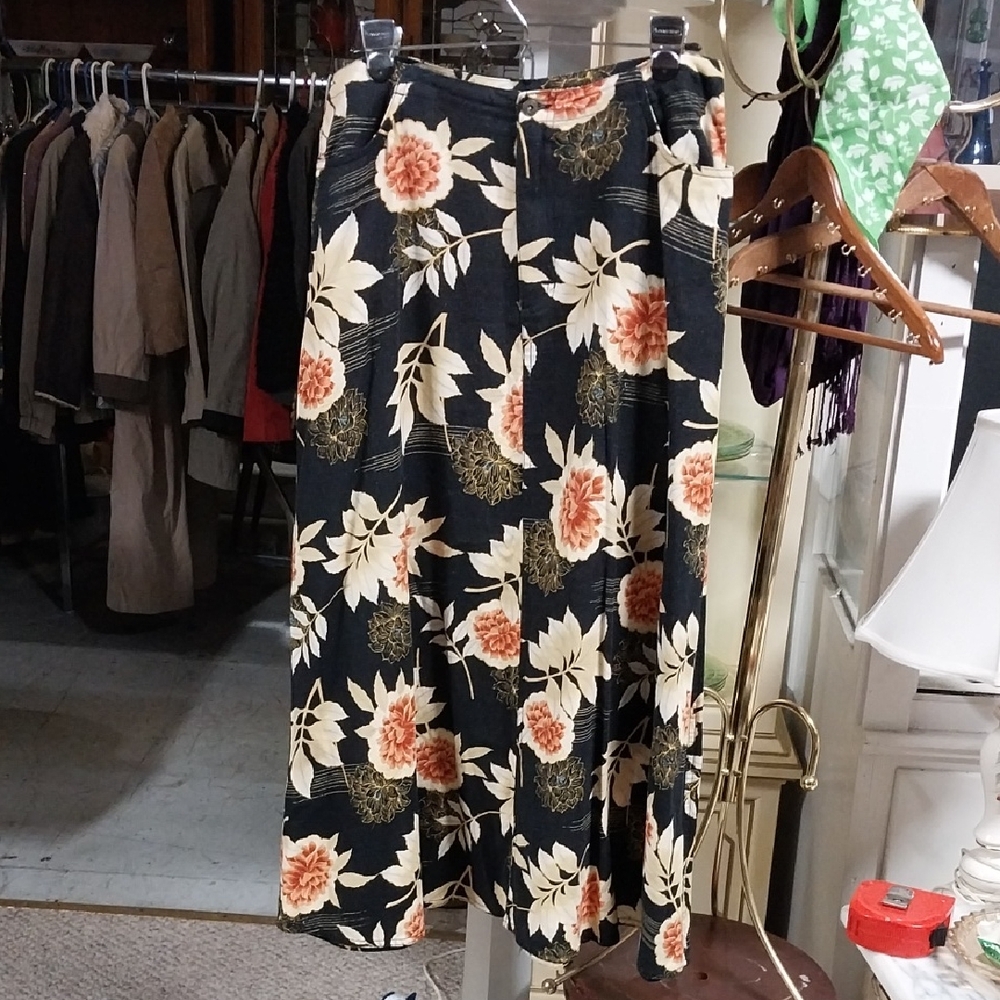 Liz Claiborne Black and Cream Floral A-Line Skirt